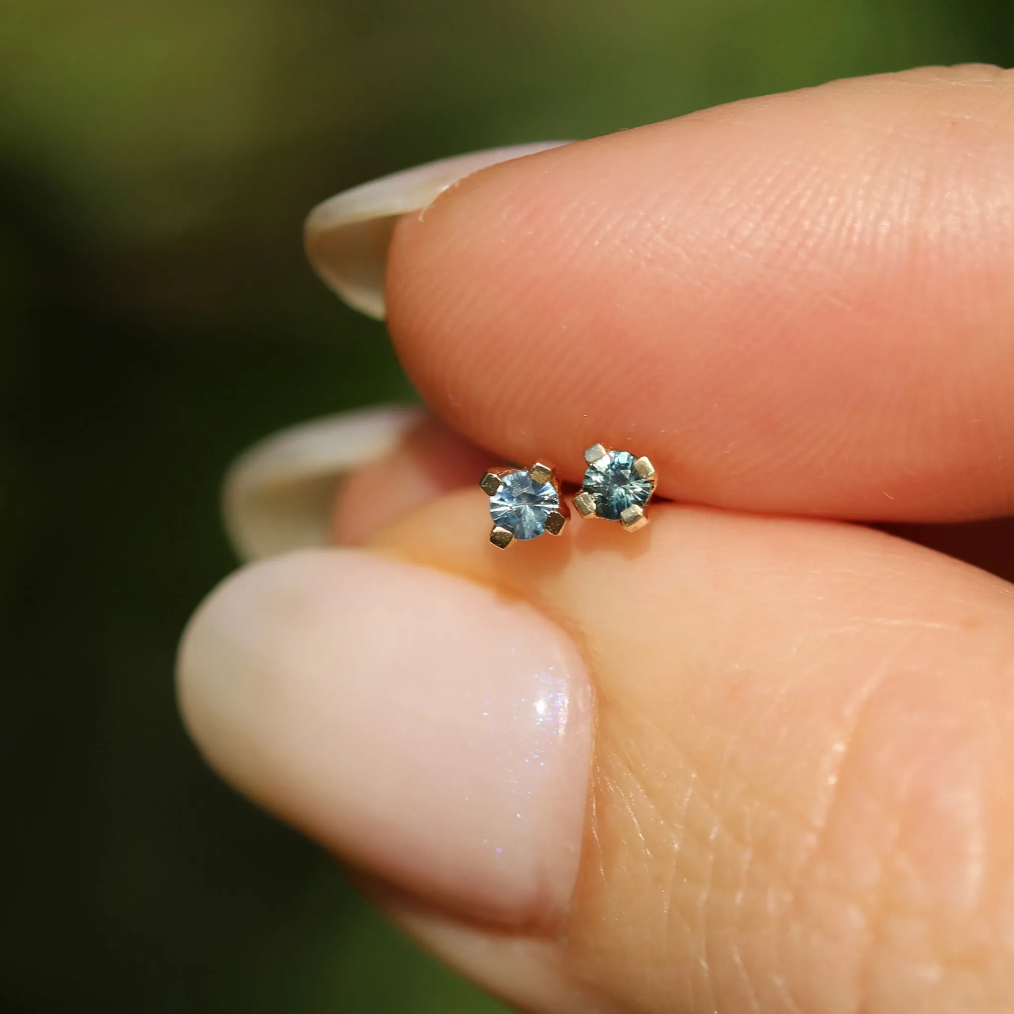 2.4mm Parti Stud Earrings, Icy & Teal Blue, 4 claw 9ct Yellow Gold