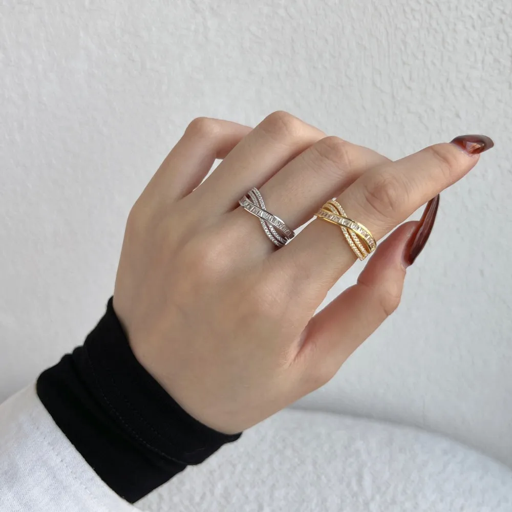 Baguette & Round Crossover Statement Ring - Gold