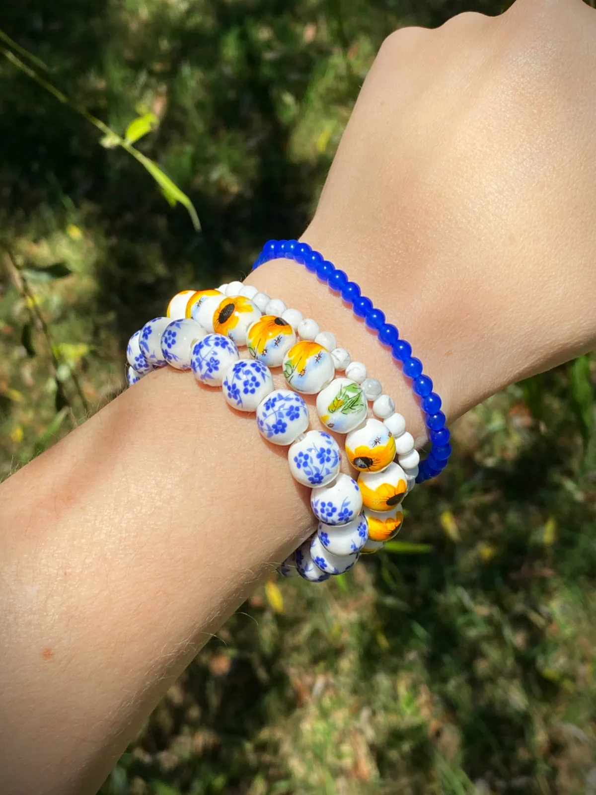 Blue Floral Ceramic Bead Stretch Bracelet