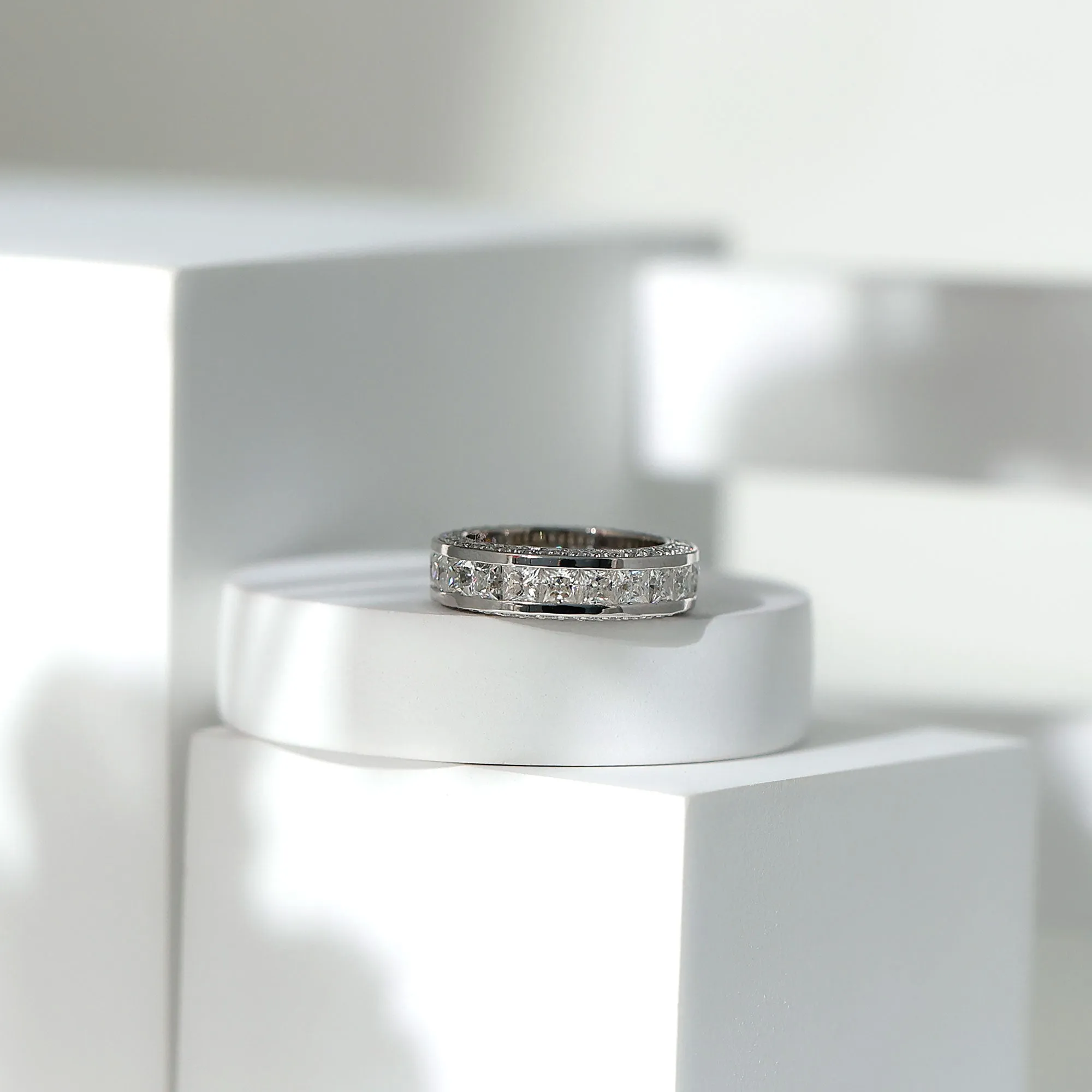 Classic Wedding Band Ring with Moissanite