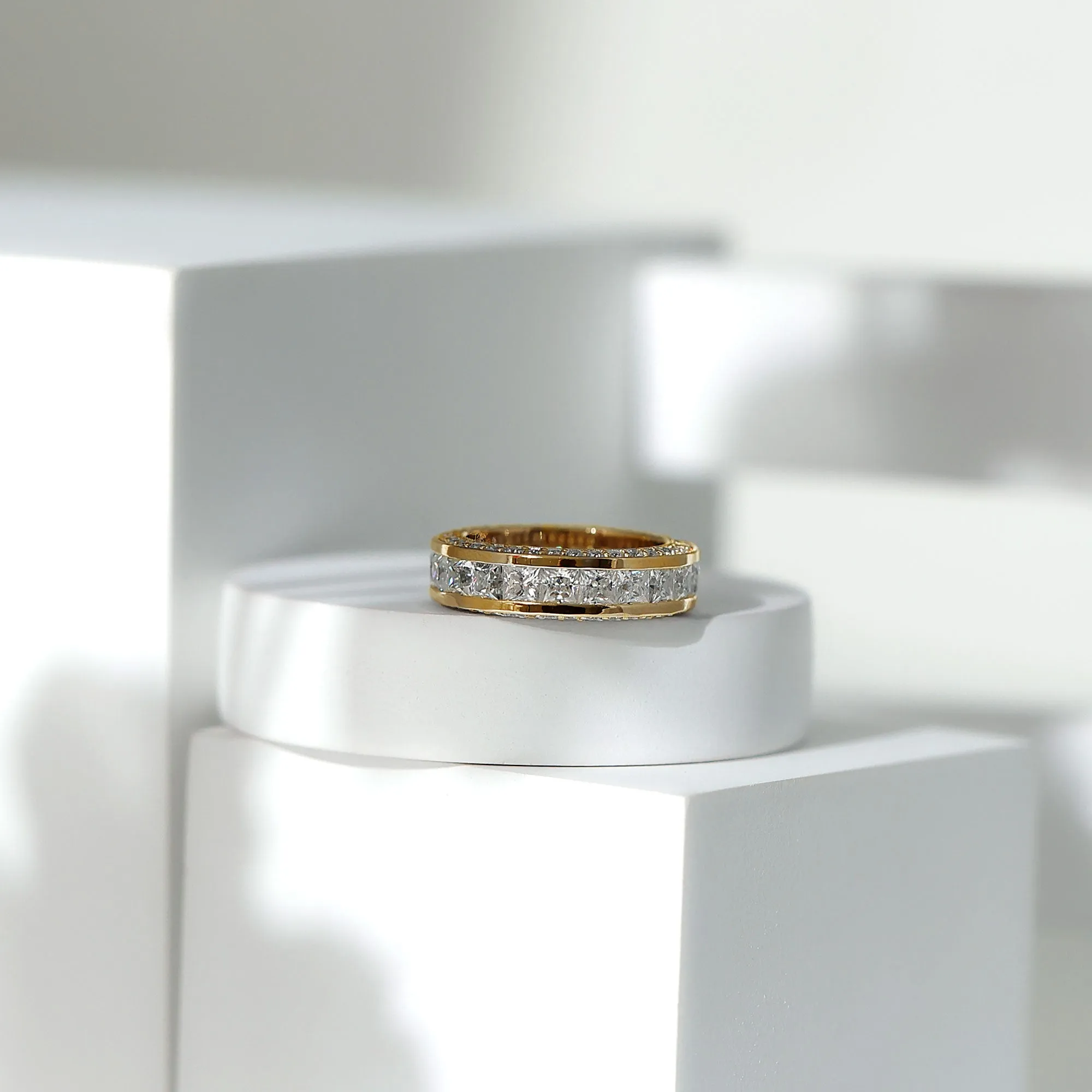 Classic Wedding Band Ring with Moissanite