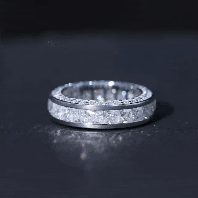 Classic Wedding Band Ring with Moissanite