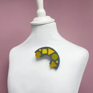 Felt brooch - arch