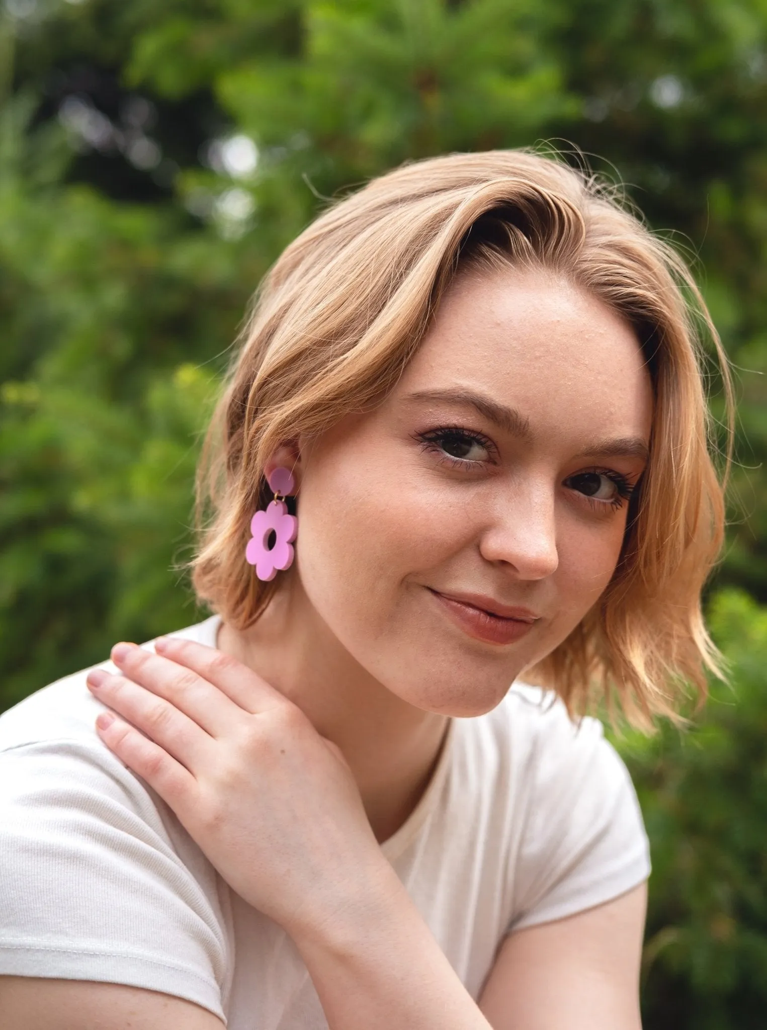 Lilac Daisy Dangle Earrings