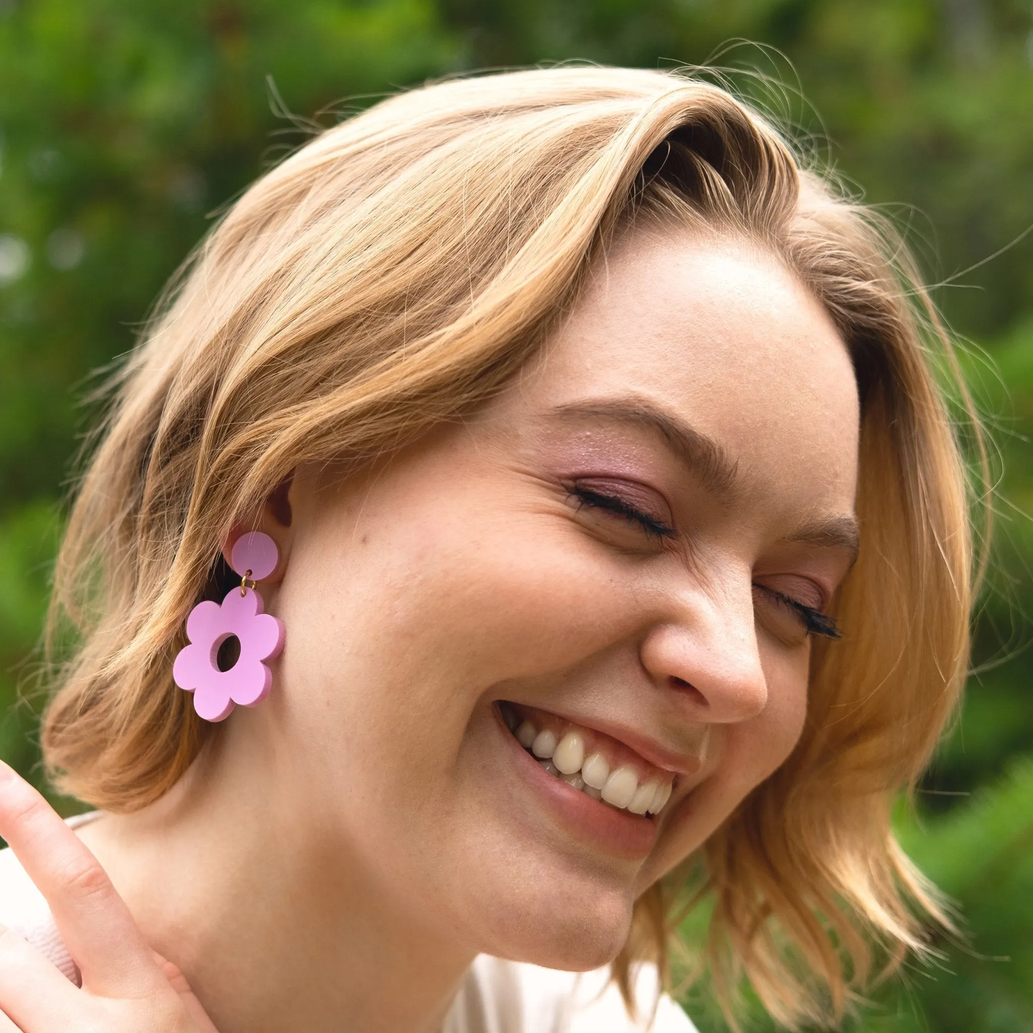 Lilac Daisy Dangle Earrings