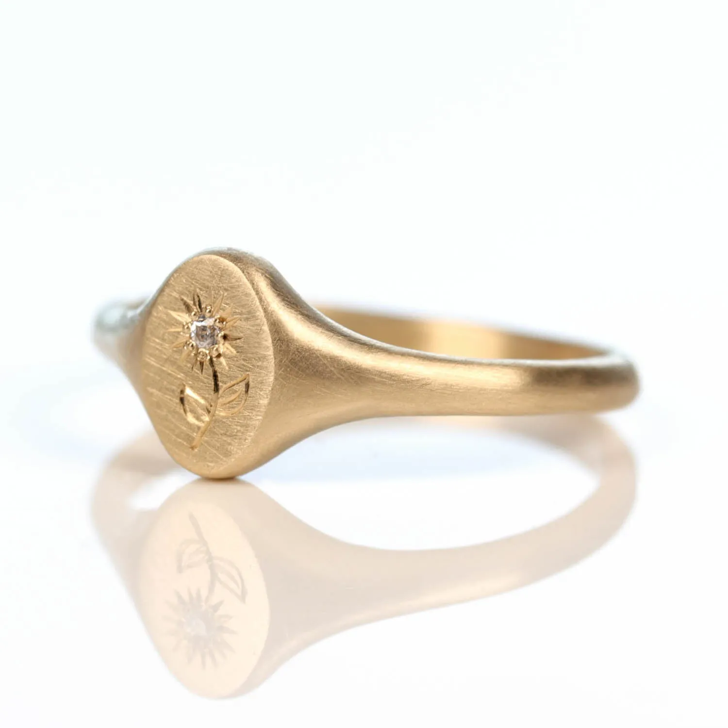 Oval Daisy Signet Ring •