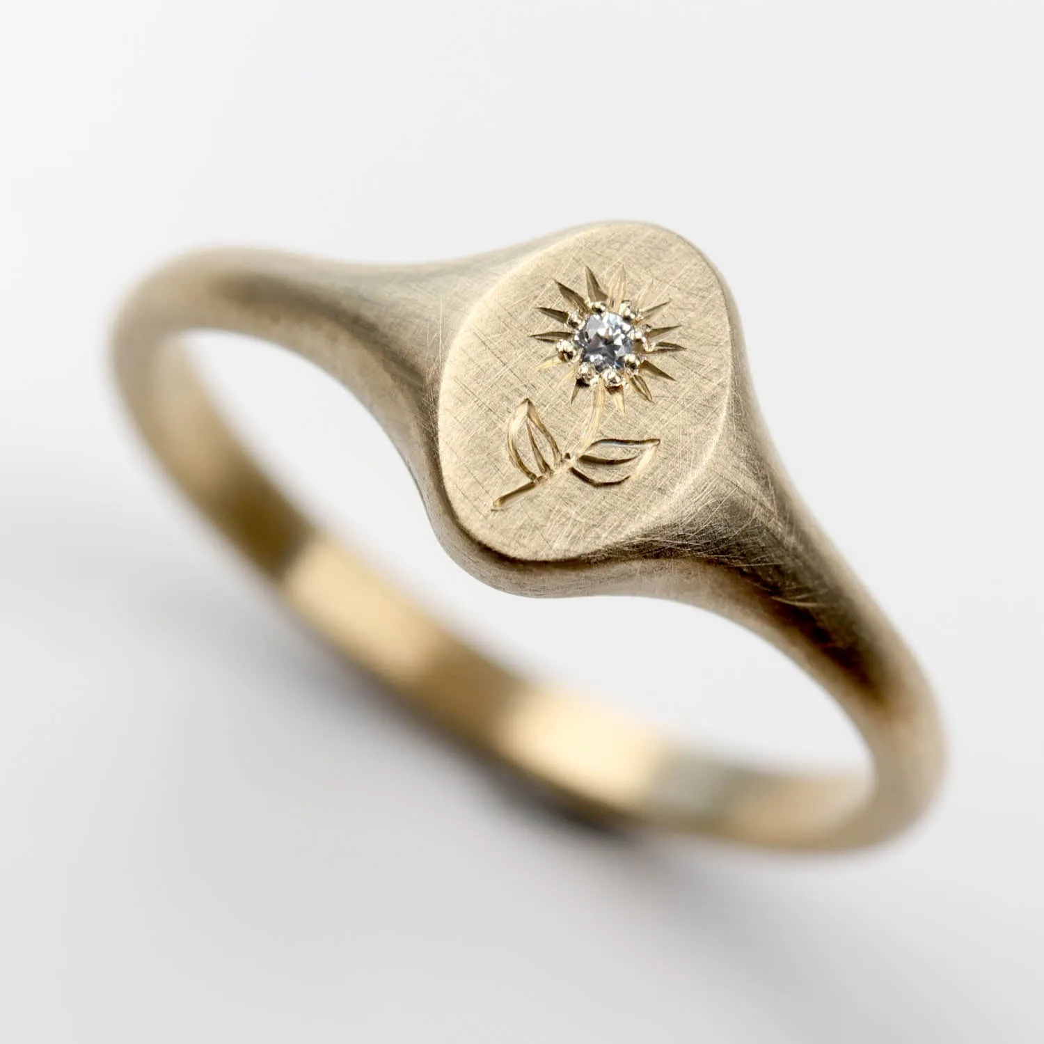 Oval Daisy Signet Ring •